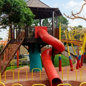 010 Tree House Complex 1