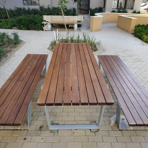 Bench 019
