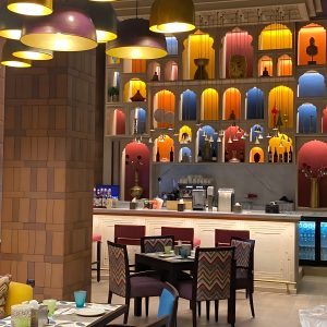 Restaurants & Lobbies
